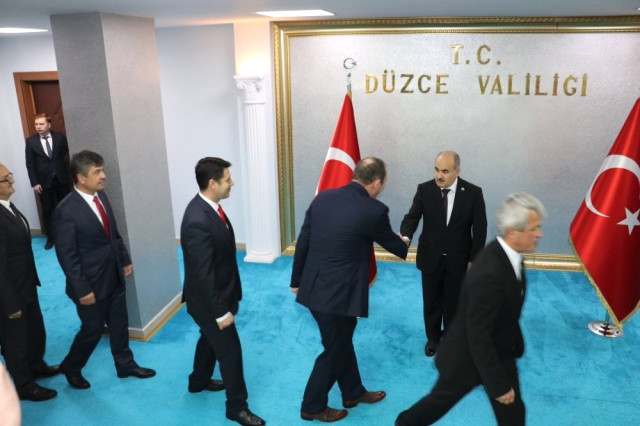 Vali Dağlı Tebrikleri Kabul Etti