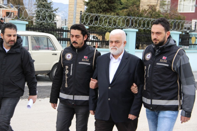 Fetö Şüphelisi ‘İsmail’in Yeri’ İsimli Et Lokantasının Sahibi İsmail Çolak Adliyeye Getirildi
