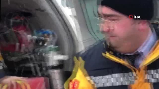 Yolları Kar ile Kapanan Köydeki Hastanın Yardımına Özel Donanımlı Ambulans Yetişti