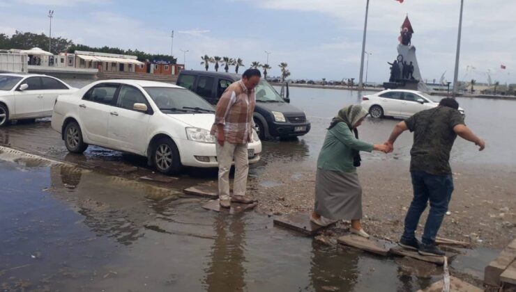 Lodos vurdu, İskenderun tekrar sular altında! Kimi yollar kapatıldı