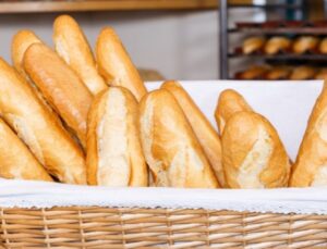 Ekmeklerin uzun mühlet taze kalması ,çıtırlığını kaybetmemesi  için bu malzemeyi ekmek kutunuza koyun