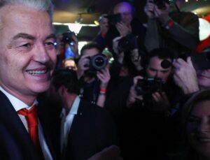 Hollanda’da Sandıklar Açılıyor: Türk Düşmanı Wilders Açık Orta Önde
