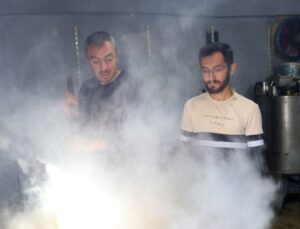 İki Kardeş Ufacık Dükkanda Üretmeye Başladı: Artık Milyonlar Kazanıyorlar