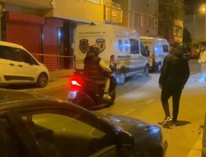 Kan İzlerini Takip Etti: Annesinin Cansız Vücudunu Buldu