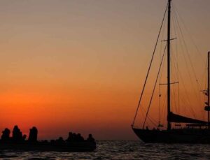 Akdeniz’de yelkenli battı: 7 Kişi kayıp