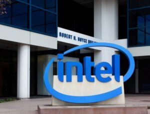 Bir  Teknoloji Devinin Çöküşü: Intel Hayatta Kalabilmek İçin 15 Bin Kişiyi İşten Çıkartıyor