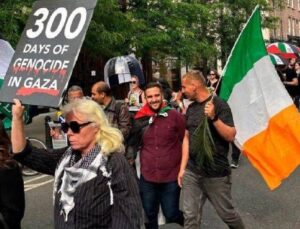 İrlanda’nın başşehri Dublin’de Filistin için ulusal yürüyüş düzenlendi