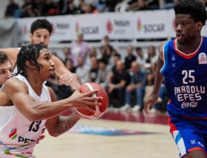 Anadolu Efes’i İzmir’den Nwora çıkardı