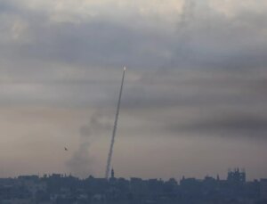 İsrail ordusu ülkenin kuzeyine 180 roket fırlattığını duyurdu