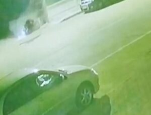 Motosiklet kullanırken elektrik direğine çarpan genç hayatını kaybetti