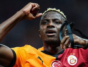 Osimhen Galatasaray taraftarına transfer kelamı verdi