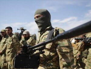 Esad Halep’ten sonra Hama’yı da kaybetmek üzere