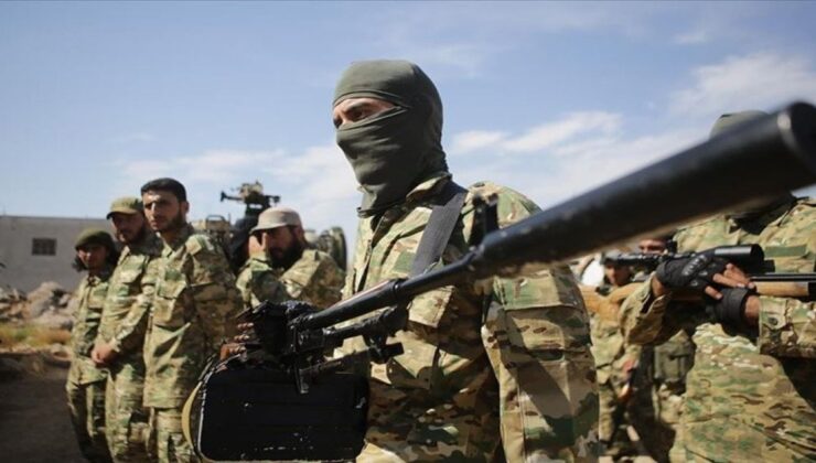 Esad Halep’ten sonra Hama’yı da kaybetmek üzere