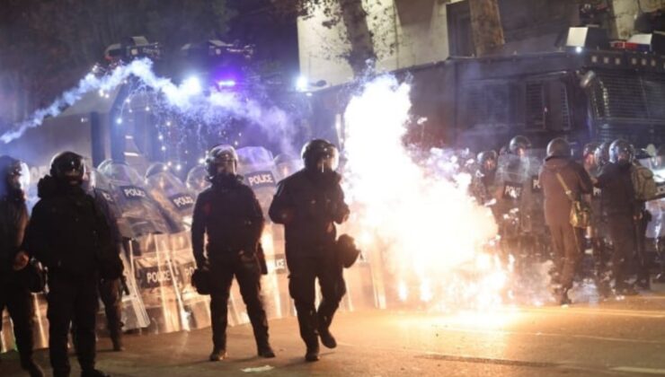 Gürcistan’da sokak şovları: 298 kişi gözaltında