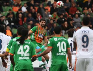 Başakşehir 44 dakikada işi bitirdi