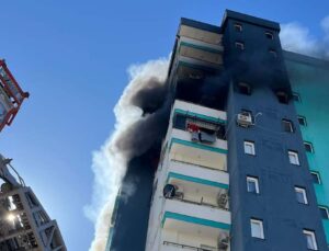 Adana’da 13 katlı binada yangın: Gebe bayan kurtarıldı