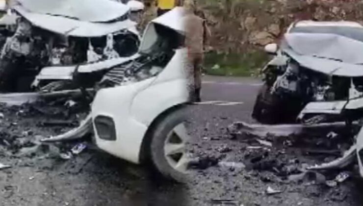 Diyarbakır’da 2 araç baş başa çarpıştı: 6 yaralı