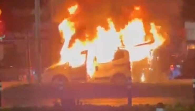 Kartal’da seyir halindeki araç alev topuna döndü