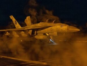 Milisler NATO üssü vurdu: ABD-İsrail Irak’a saldırdı