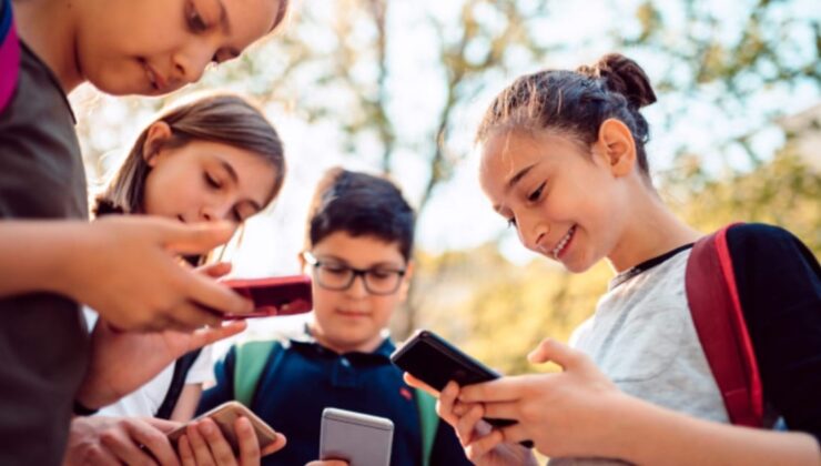 Toplumsal medya gençlere kapalı: Bir ülke daha yasak getirdi