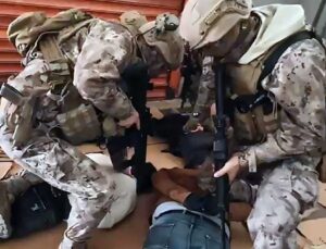 Adana’da uyuşturucu operasyonu! 5 milyon hap üretilebilecek materyal bulundu