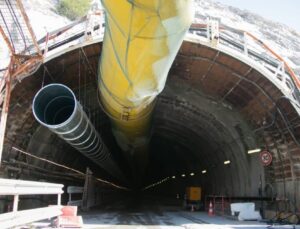 Dağlar delik deşik ediliyor: 1 milyon tır yollardan çekilecek