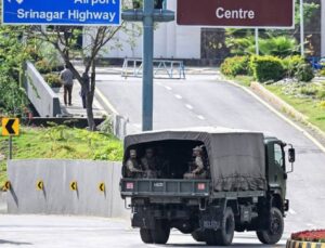 İslamabad’da kritik tepe öncesi güvenlik kalkanı: Sokaklar boşaldı, ordu denetimi ele aldı
