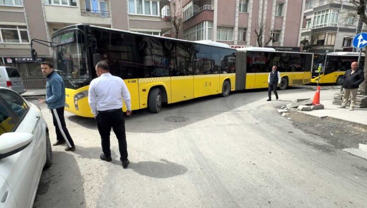 Kavşağa park etti trafik kilitlendi: Otobüsler ilerleyemedi!