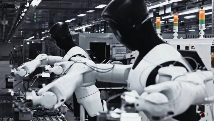 Robot çalışanlar alana indi! Canlı yayında test edildi