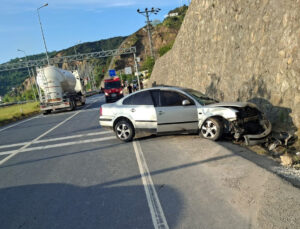 Zonguldak’ta facia! Alkollü şoför, duran arabaya çarptı: 5 yaralı