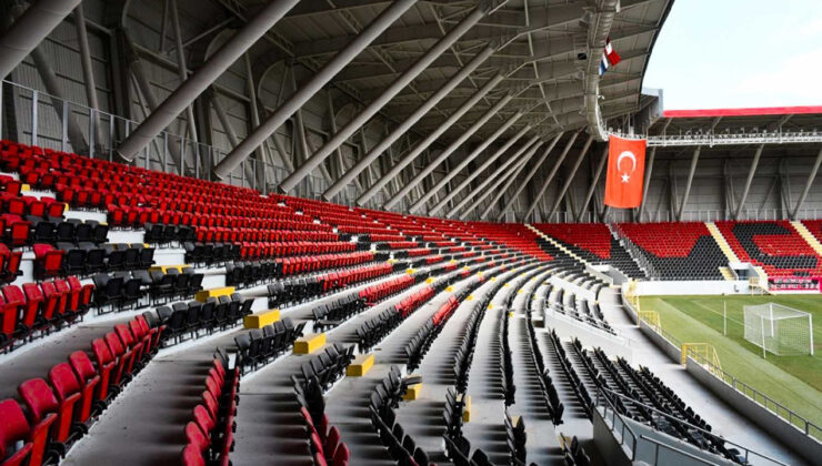 Muhteşem Lig’e çıkar çıkmaz formasını değiştirdi