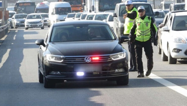 Yetkisiz çakar kervanına Diyanet Vakfı Müdürü de katıldı