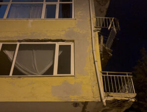 Üsküdar’da balkon çöktü: Bina mühürlendi